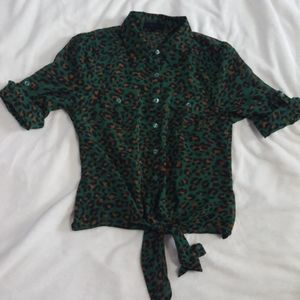 (3 FOR $20)Cute green leopard print blouse.
